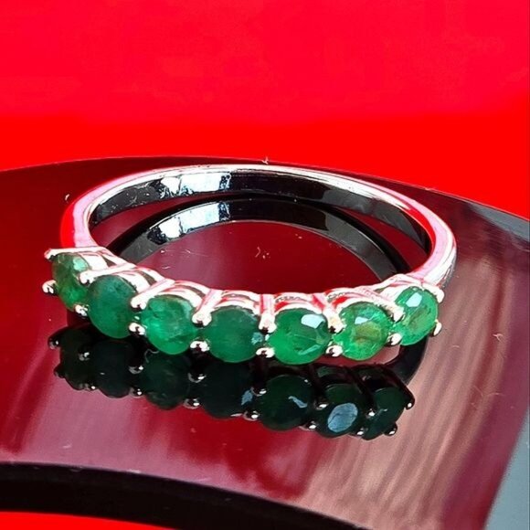 Natural Emerald 2.5mm 925 Sterling Silver Band